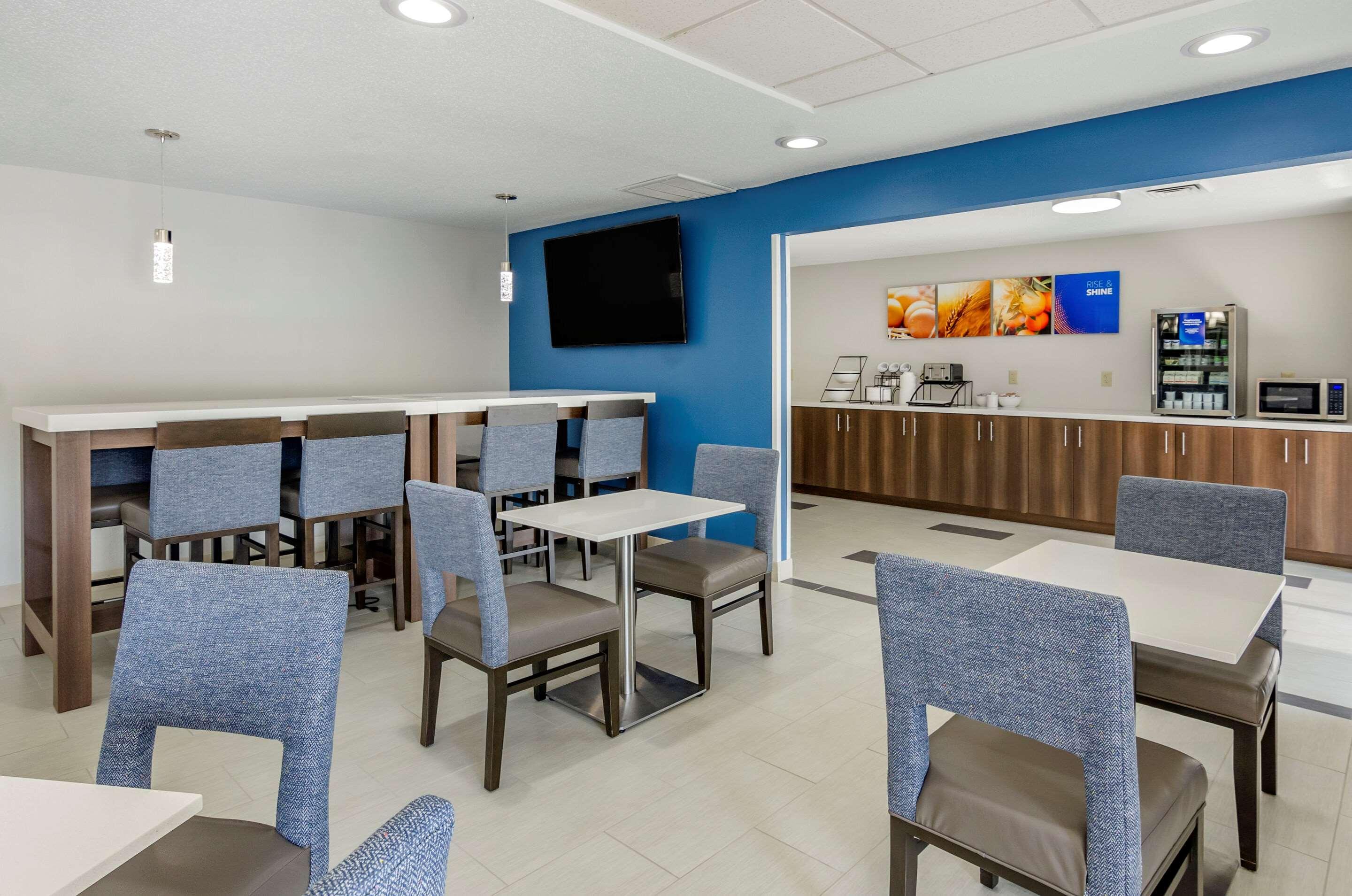 Comfort Inn & Suites Troutville Exterior foto