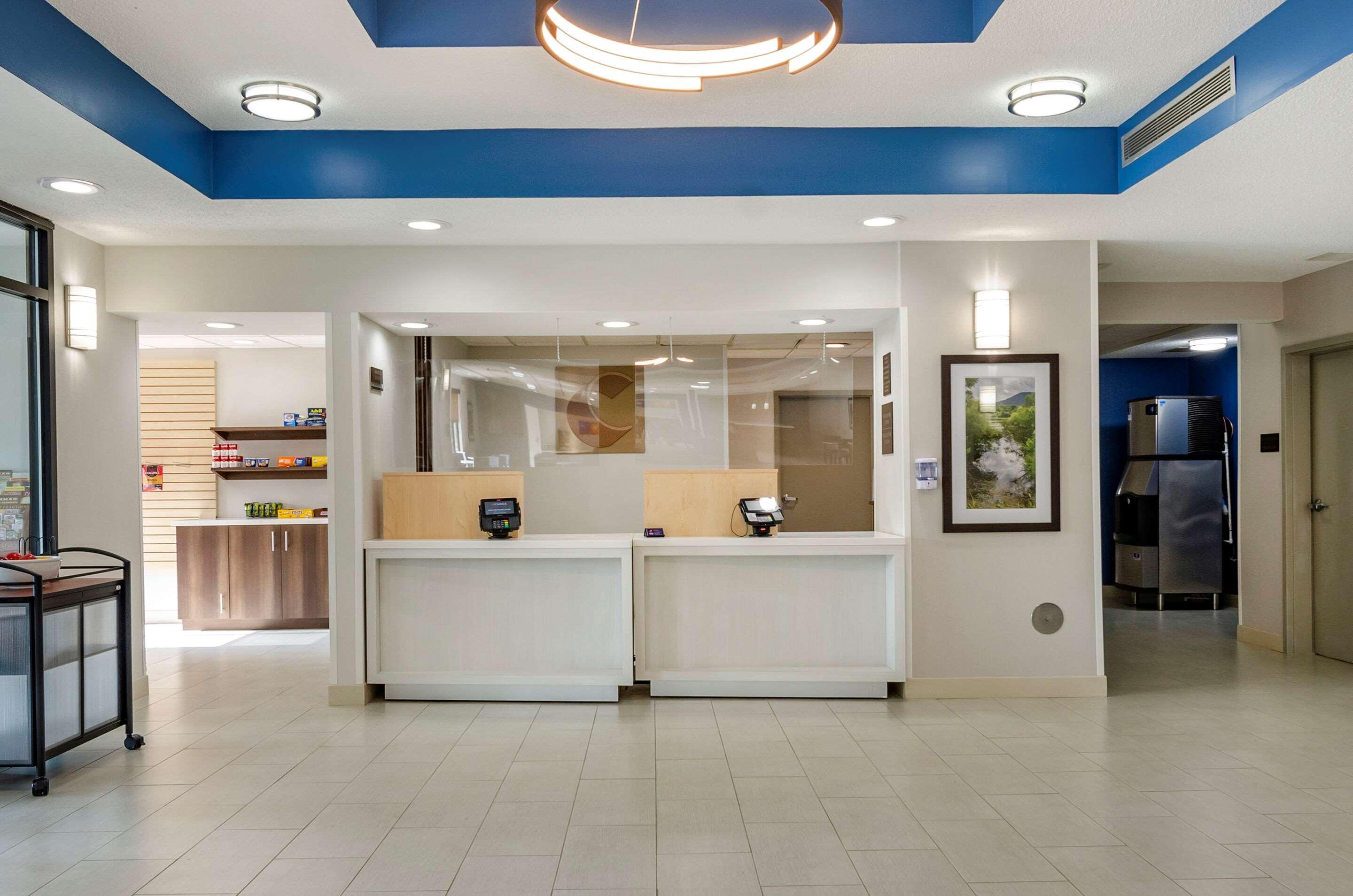 Comfort Inn & Suites Troutville Exterior foto