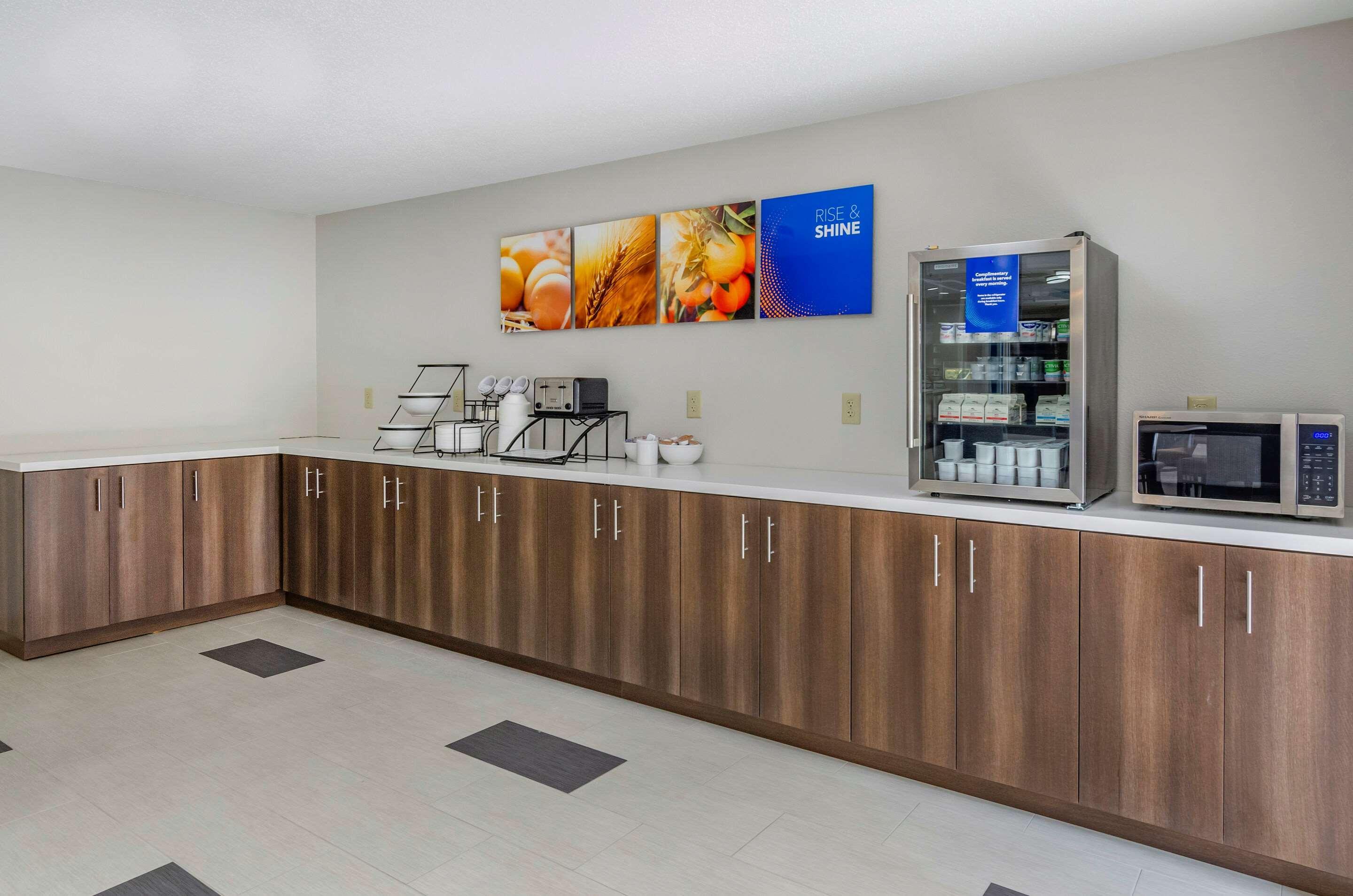 Comfort Inn & Suites Troutville Exterior foto