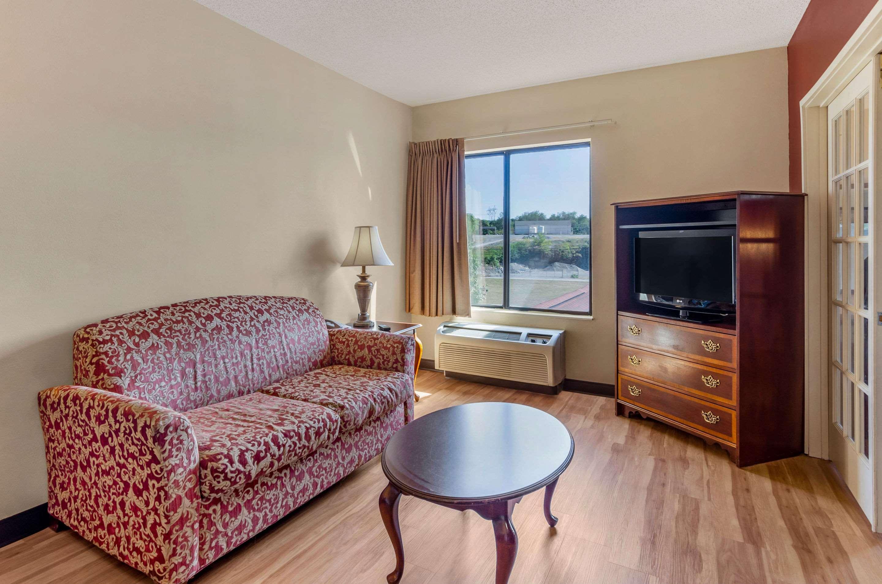 Comfort Inn & Suites Troutville Exterior foto